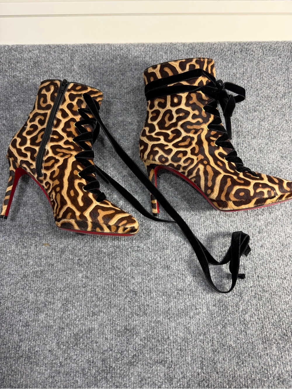 Christian Louboutin Circus Nana 100 Pony Hair Boots size 39. - Picture 10 of 13